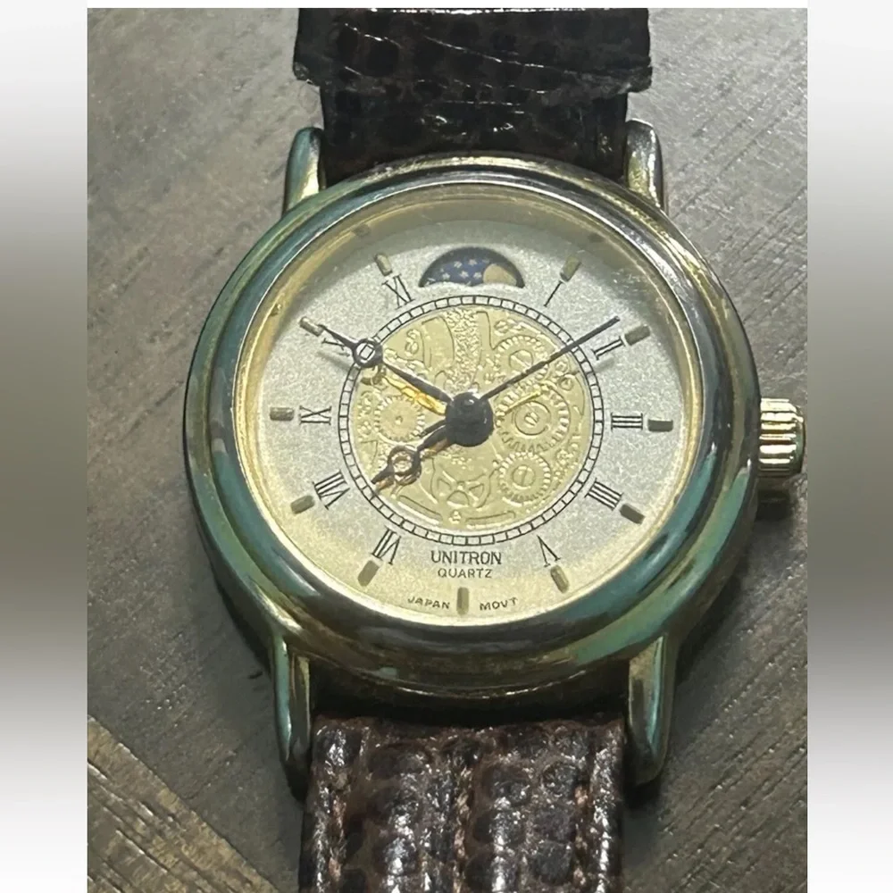 Vintage Unitron Mini Quartz Not Working Stainless‎ Steel Back Watch